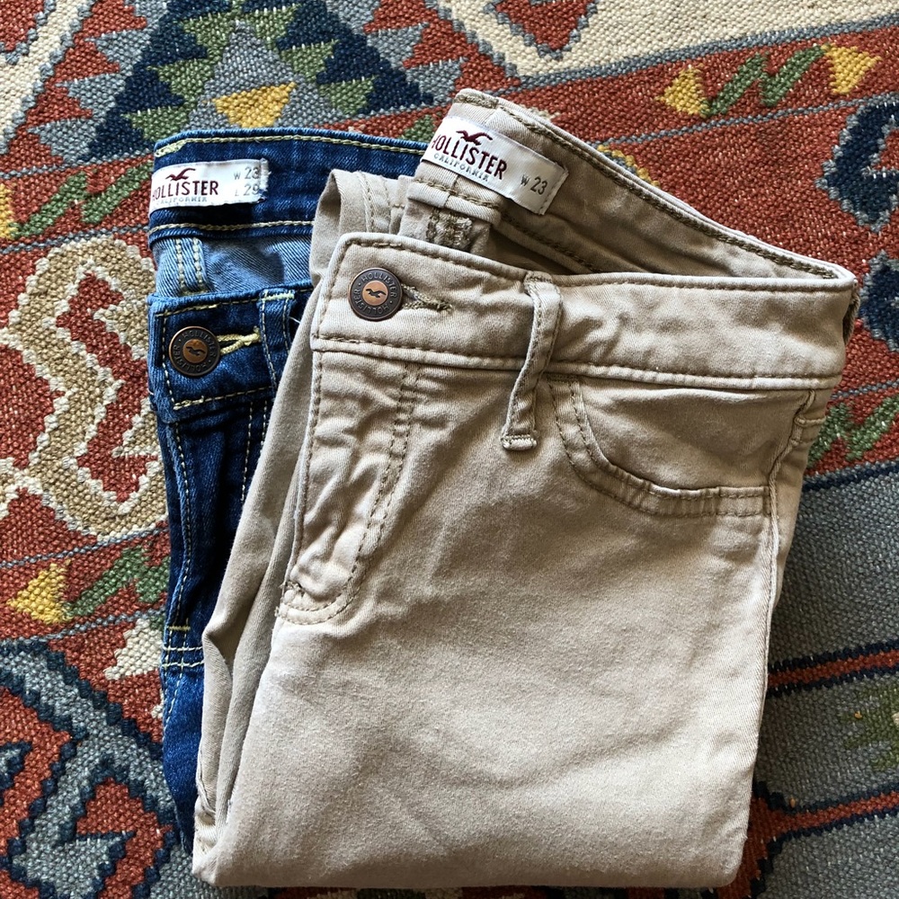 2 pair bundle pack Hollister Jeans.